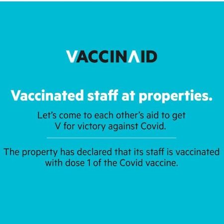 Vaccinated Staff - OYO 231 Hotel Andita Syariah Surabaya Esterno foto