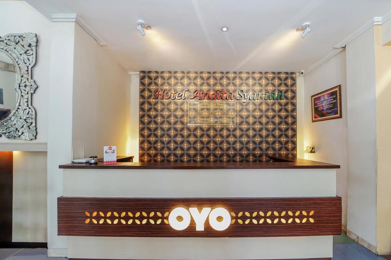 Vaccinated Staff - OYO 231 Hotel Andita Syariah Surabaya Esterno foto