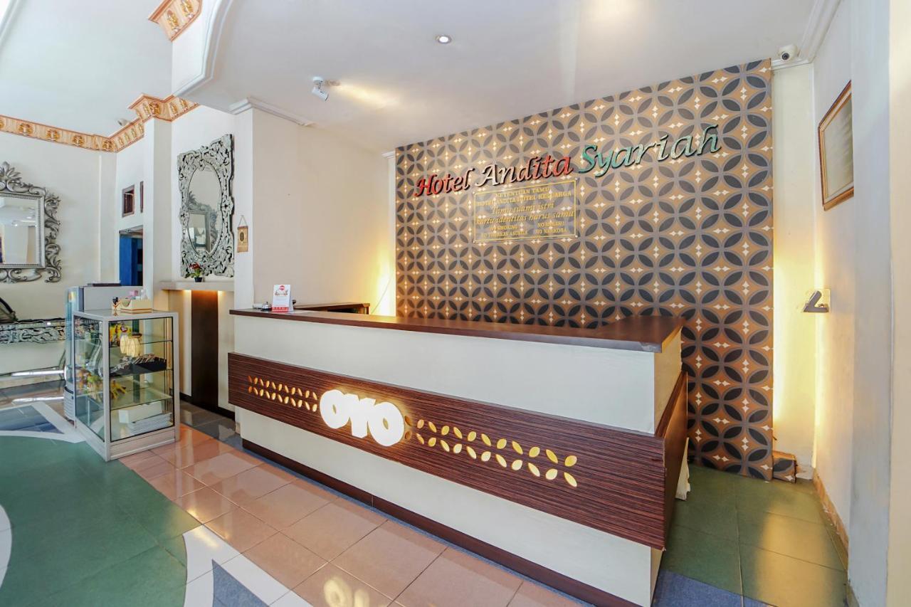 Vaccinated Staff - OYO 231 Hotel Andita Syariah Surabaya Esterno foto